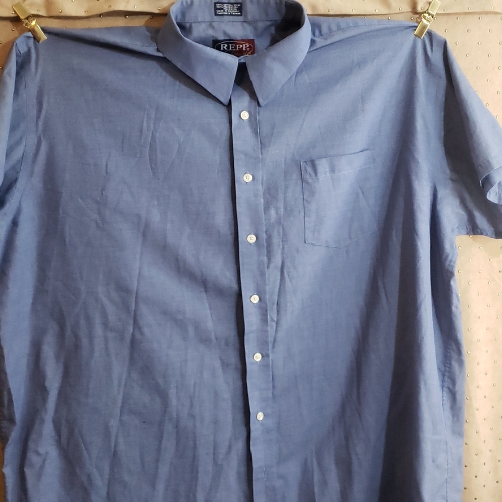 Big and Tall men's Short sleeve button down shirt